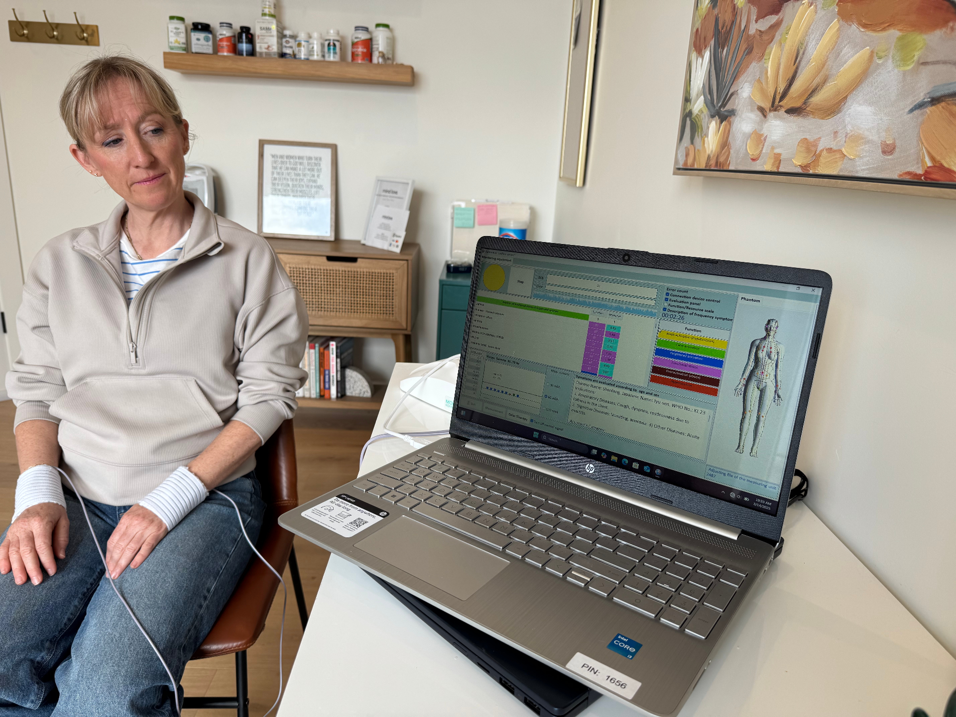 MONICOR bioresonance therapy session